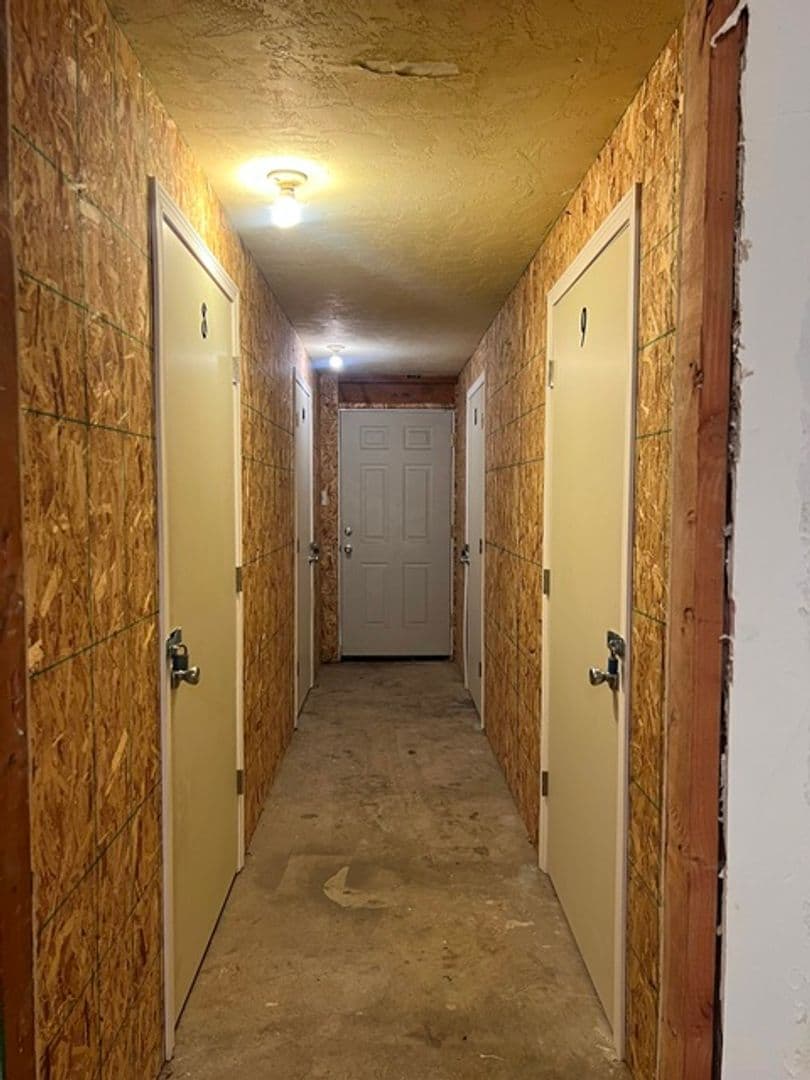 Stayton Apartment: 1125 Wyatt Ave