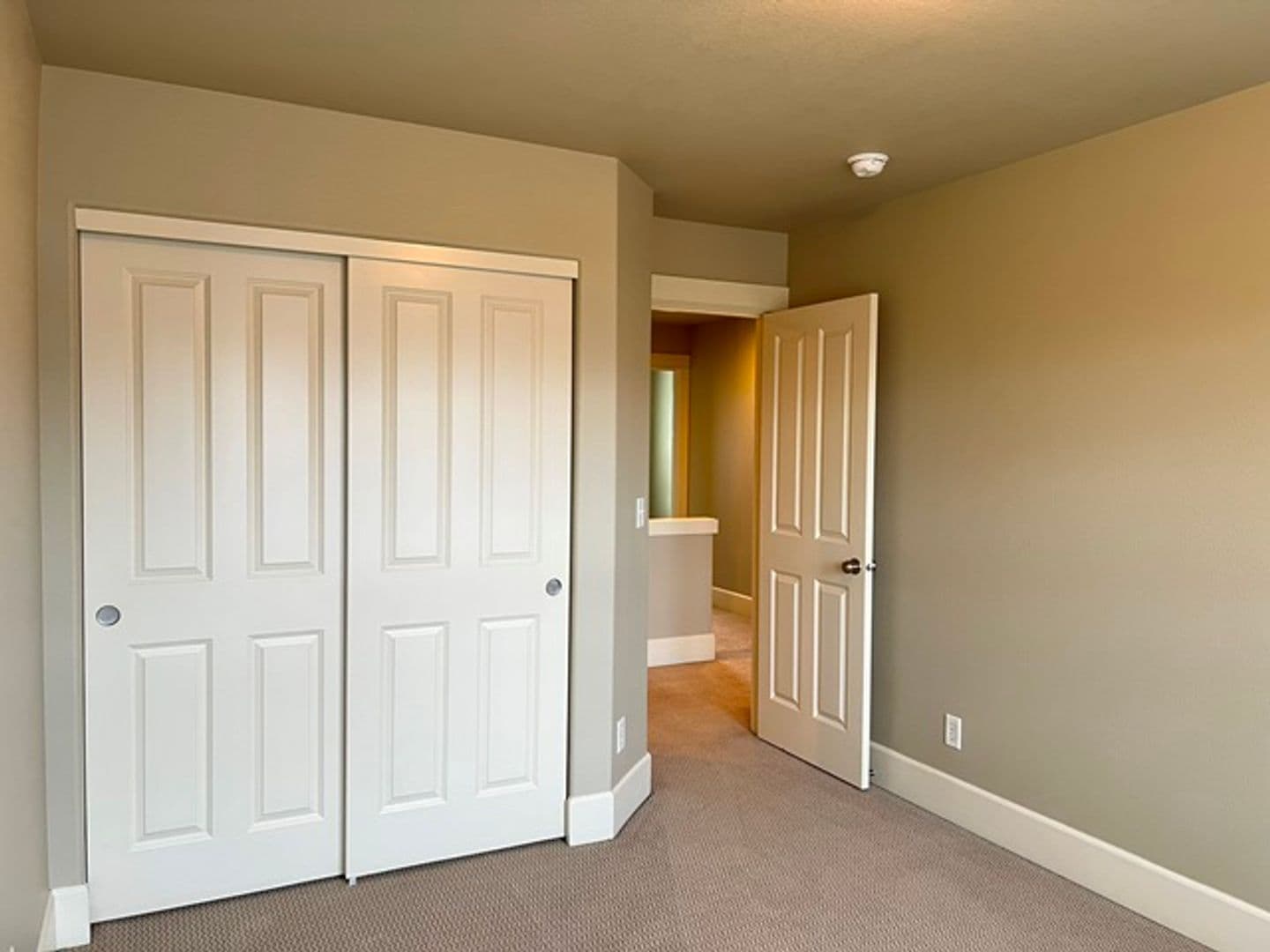 Salem House: 2710 Eagles Eye Ave NW