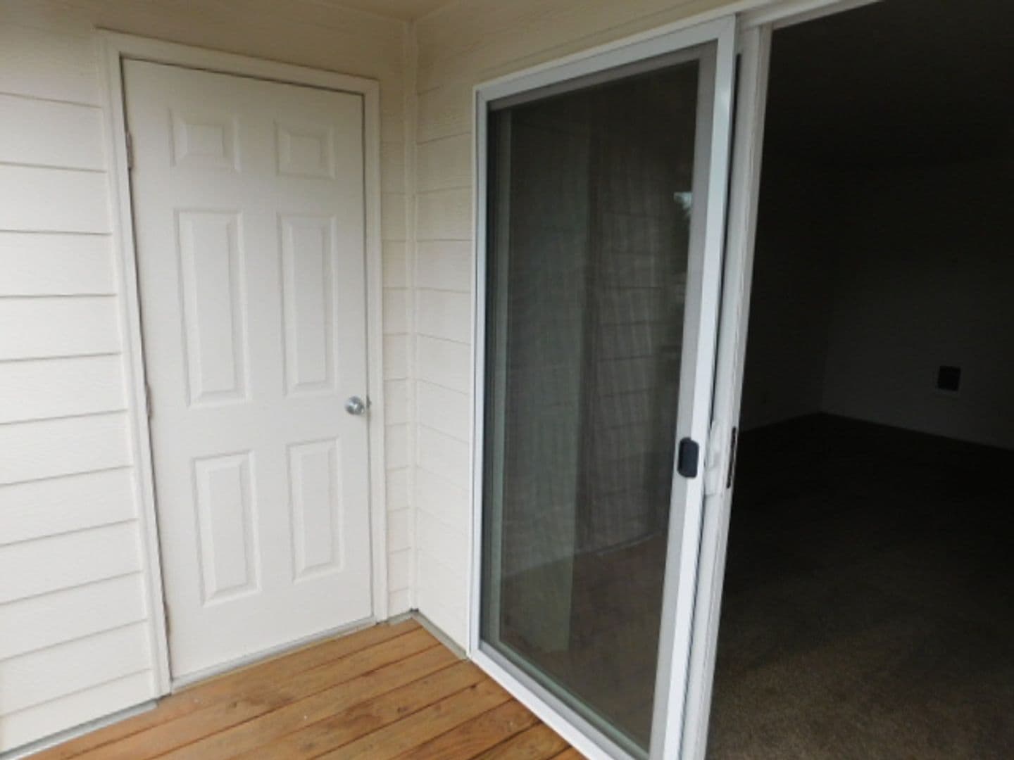 Stayton Apartment: 1125 Wyatt Ave