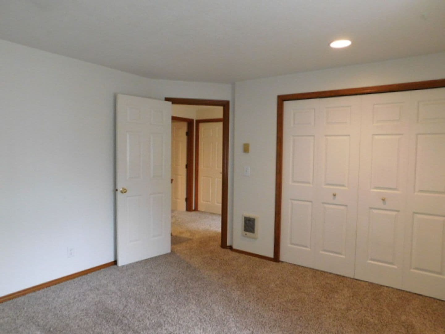 Keizer Apartment: 181 & 183 Delta Ct N