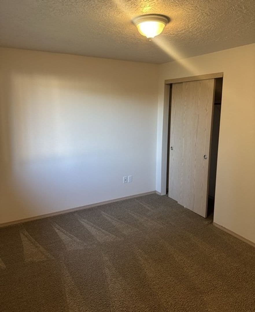 Stayton Apartment: 1330-1336 W Locust St