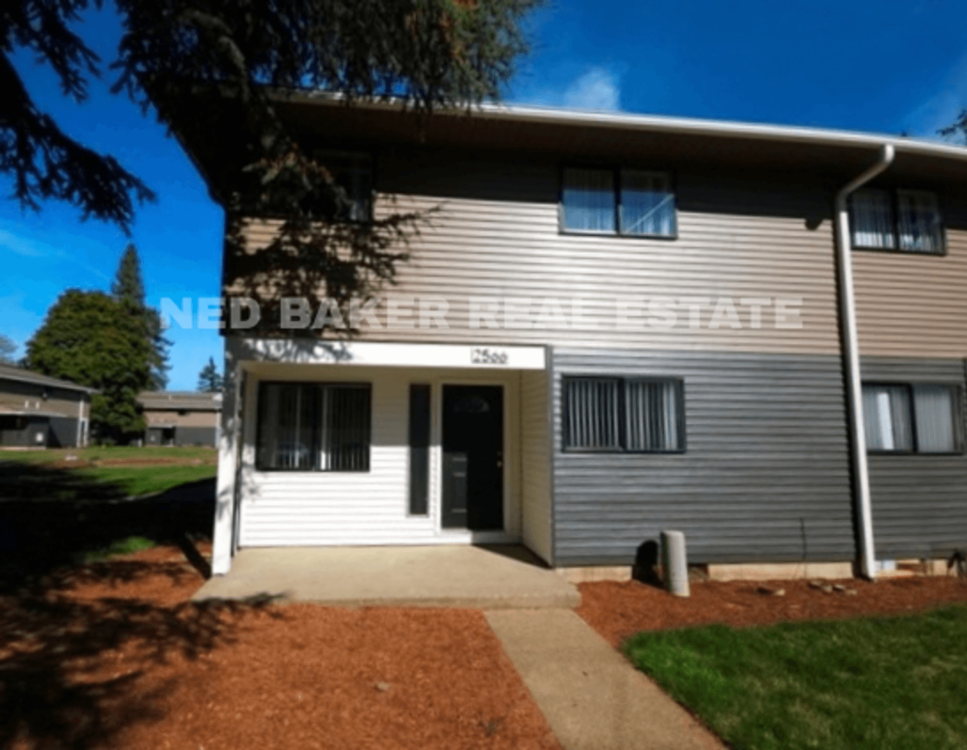 Salem Apartment: 2540-2594 Lee St SE