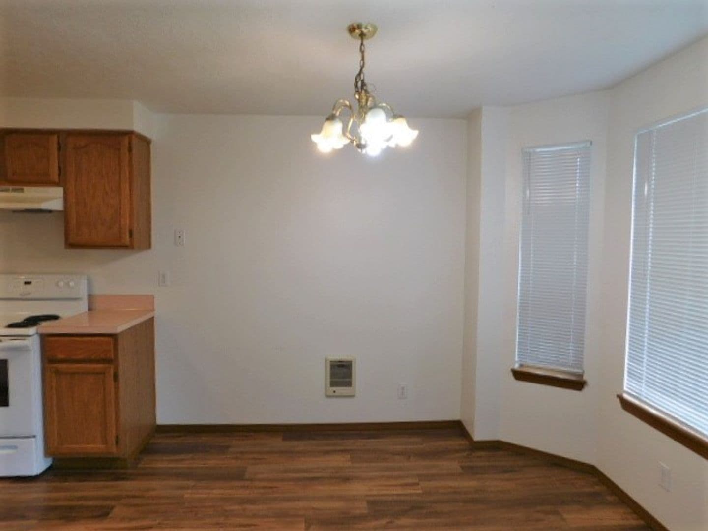 Keizer Apartment: 181 & 183 Delta Ct N