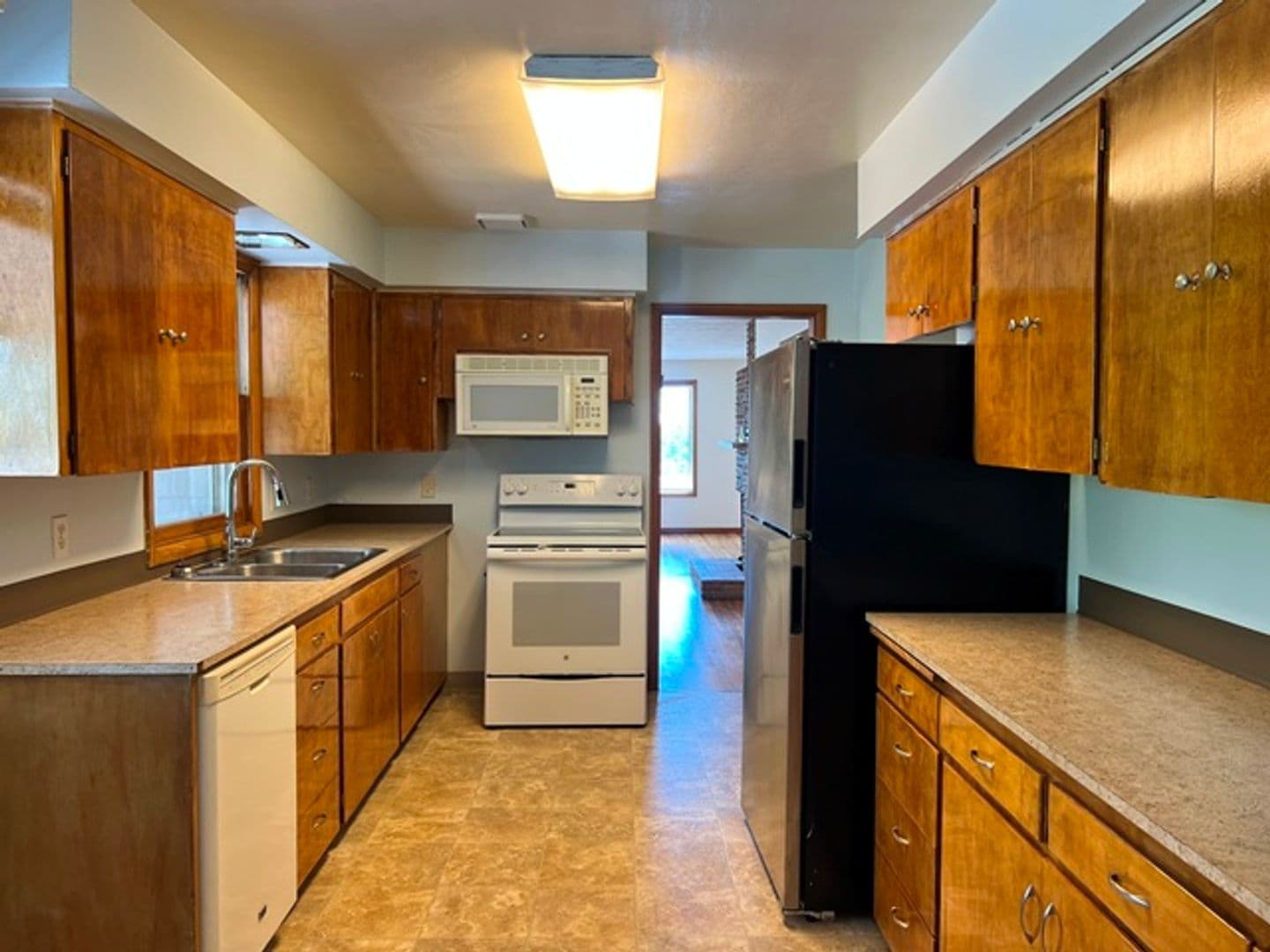 Salem House: 720 Orchard Heights Rd NW
