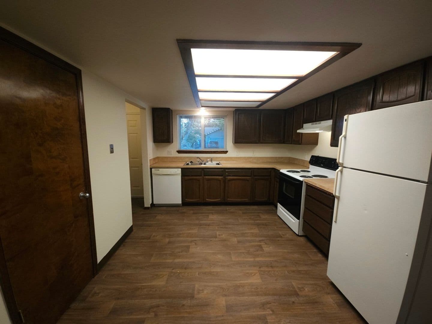 Salem House: 489 Wormwood St SE