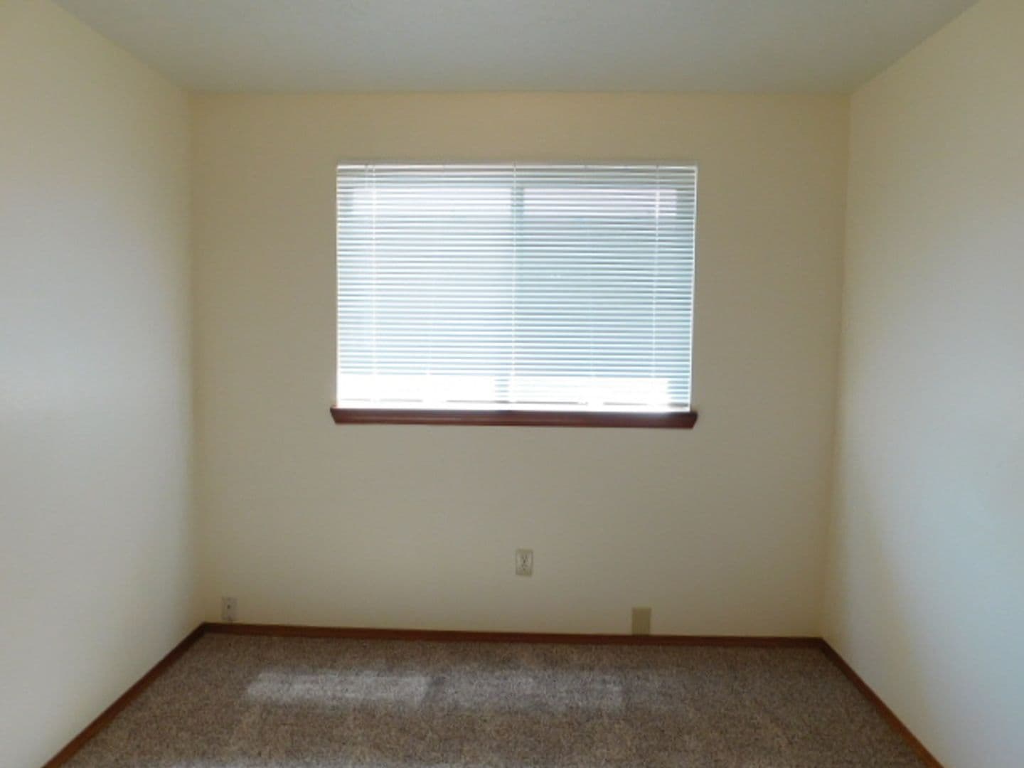 Stayton Apartment: 1520 & 1522 Jay Ct