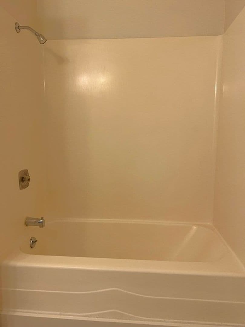 Stayton House: 1274 E Santiam St