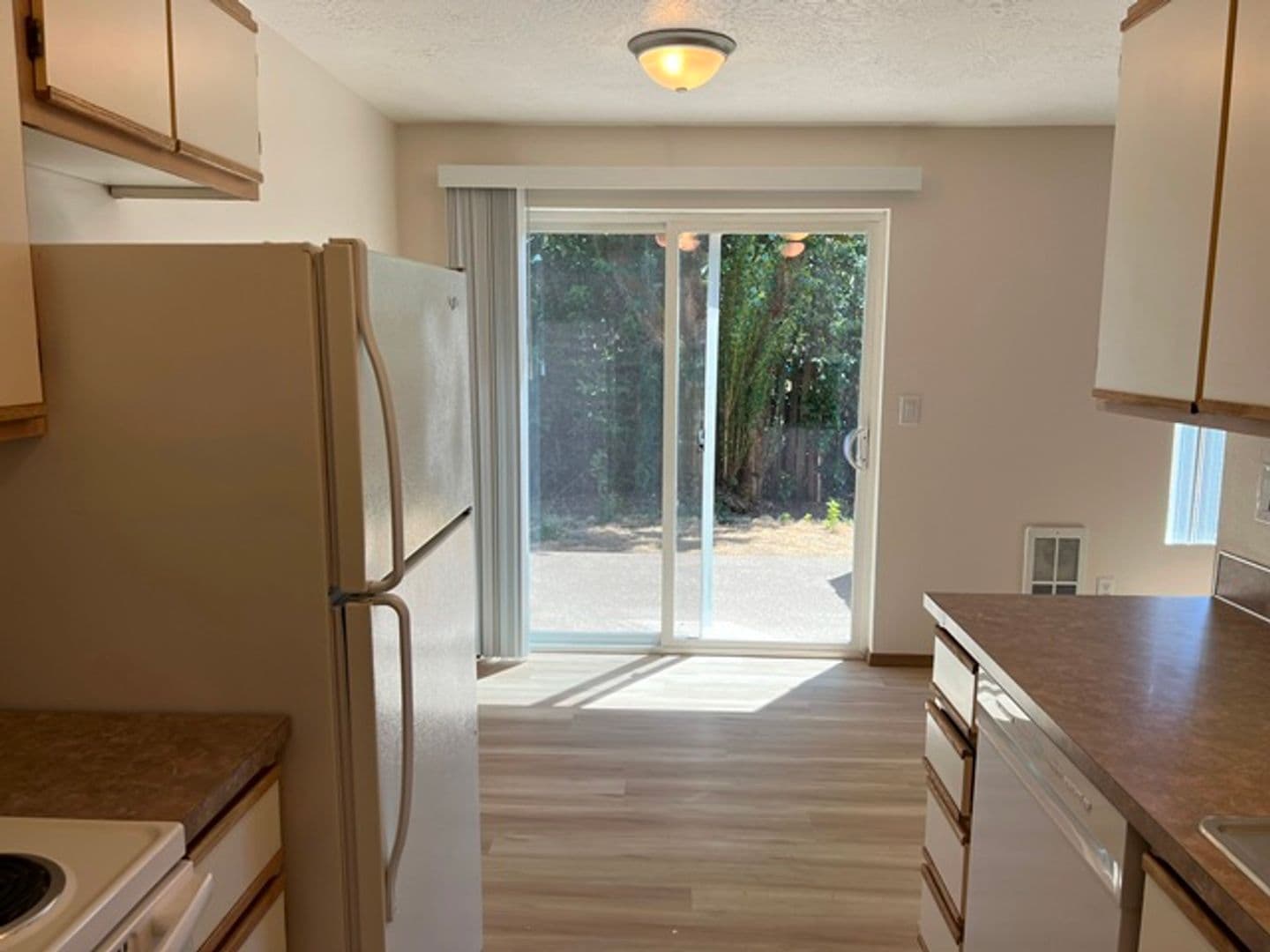 Aumsville Apartment: 425-449 N 1st St