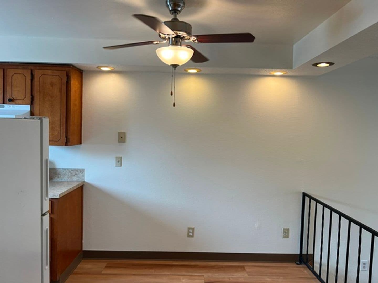 Salem Townhome: 251-263 Miller St S