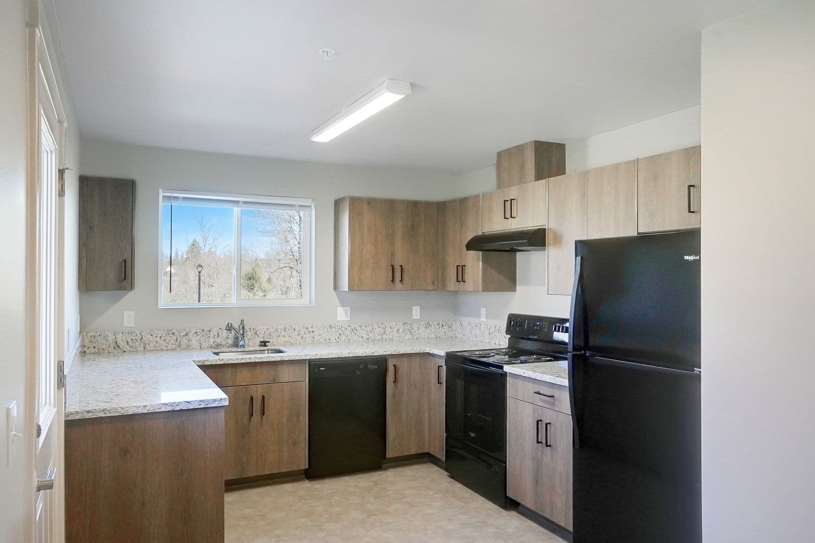 Carlton Apartment: 354 S 8th St #13