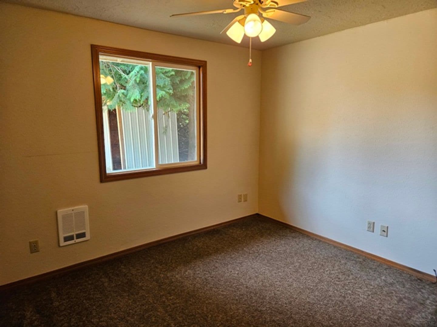 Mill City Apartment: 520-530 SE 4th Ave