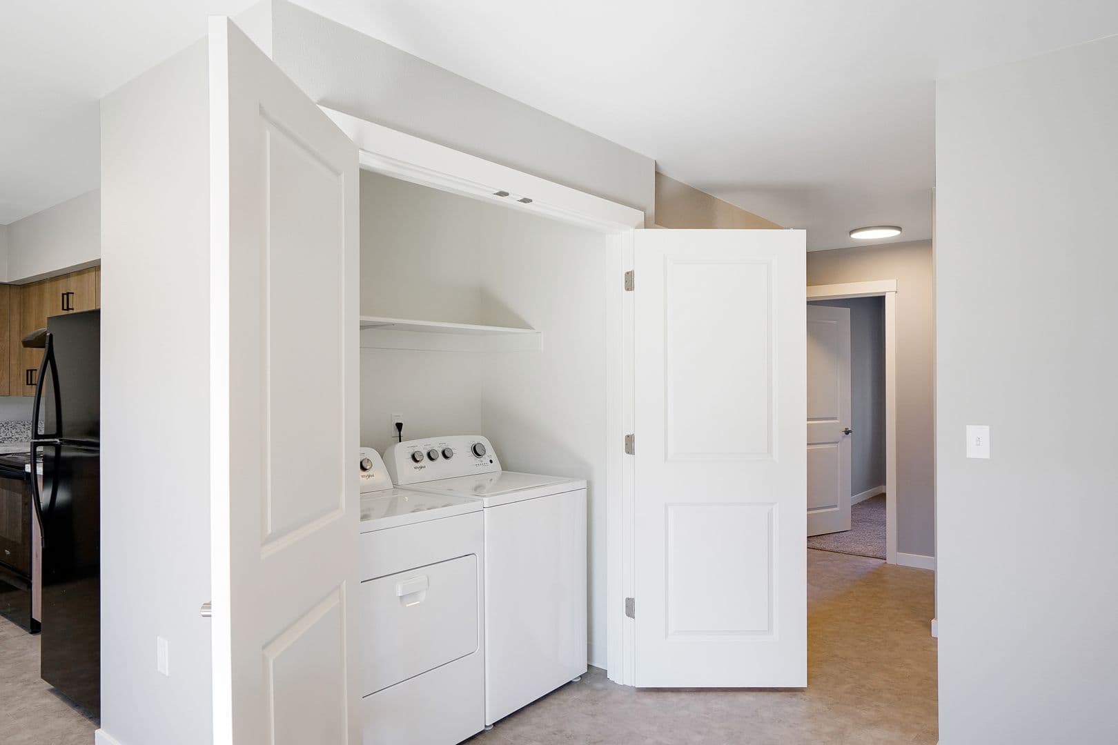 Carlton Apartment: 354 S 8th St #22
