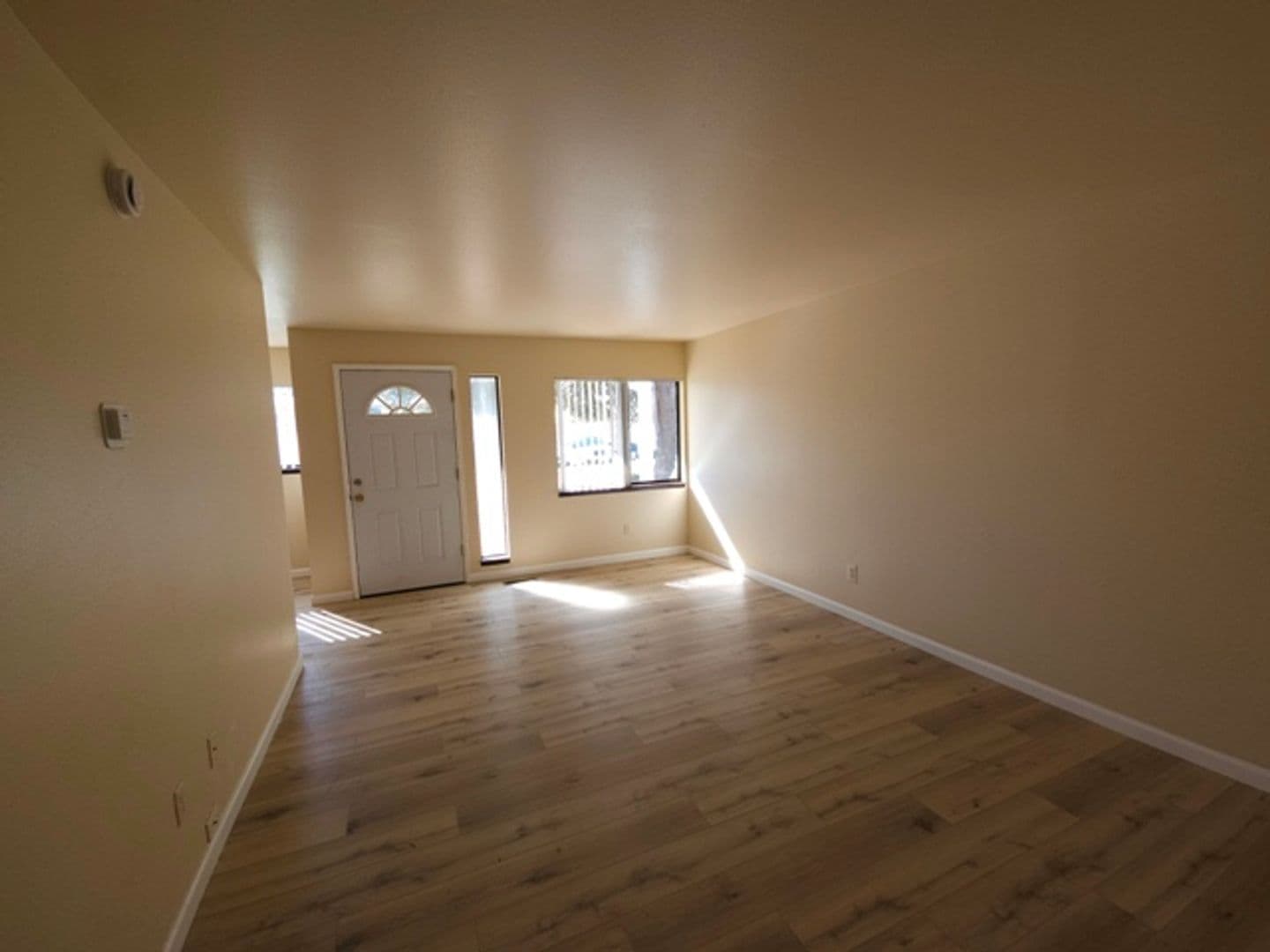 Salem Apartment: 2540-2594 Lee St SE