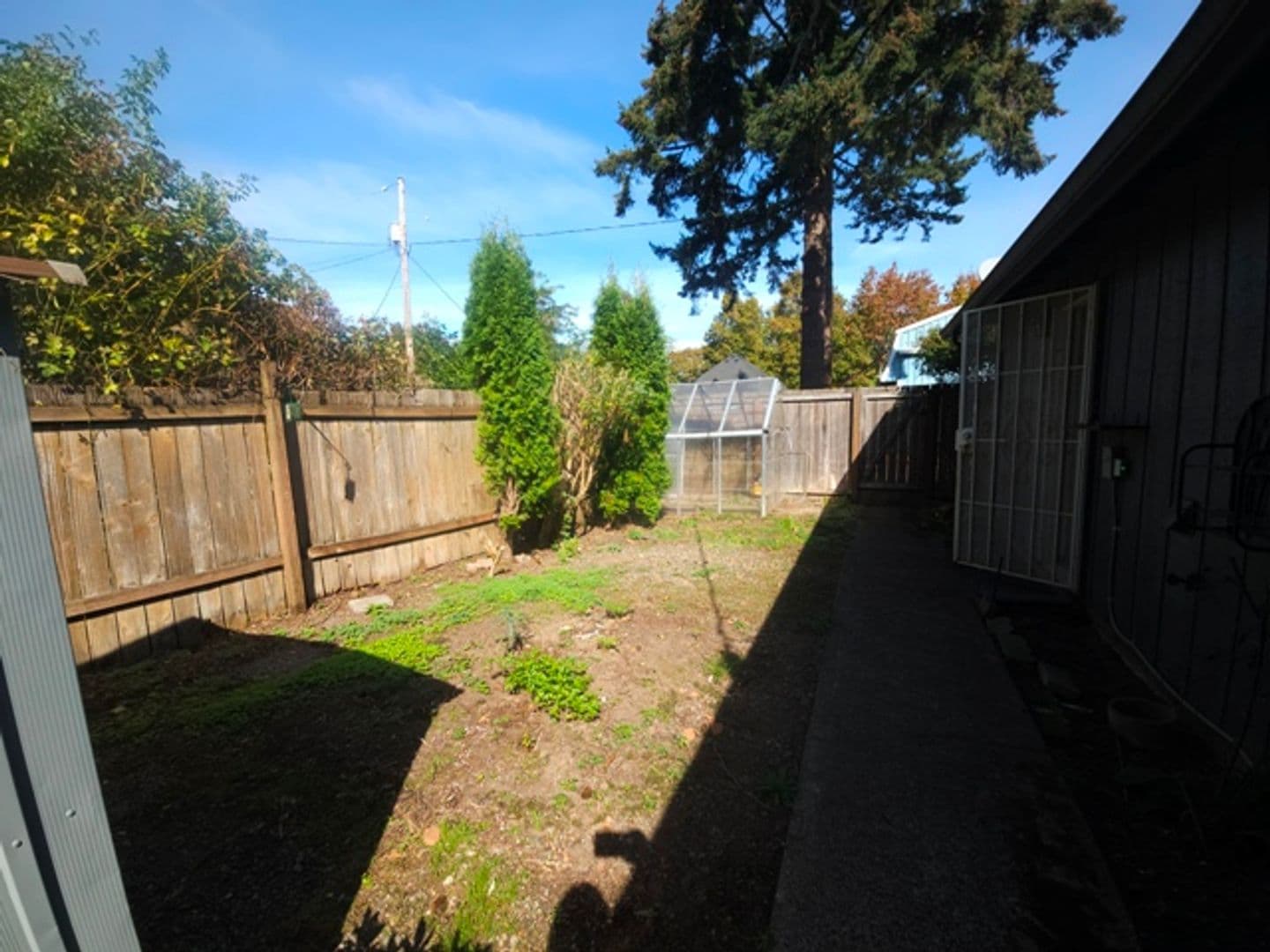 Salem Apartment: 263/267 20th St SE