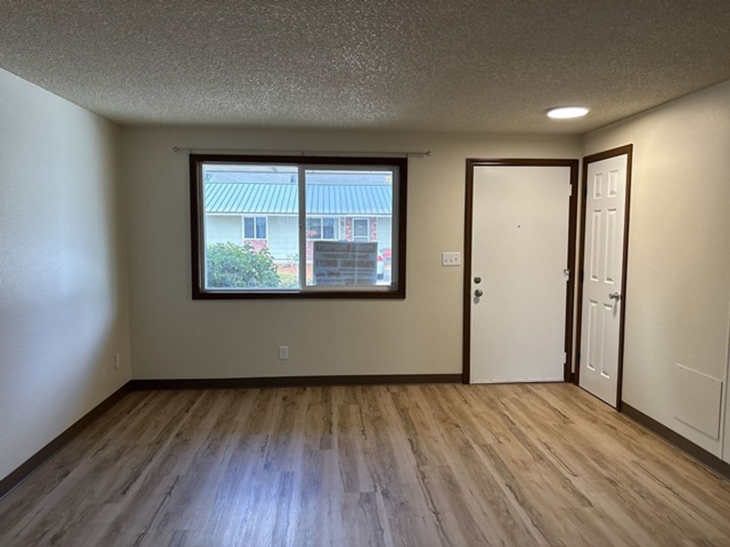 Salem Apartment: 4314-4388 State St