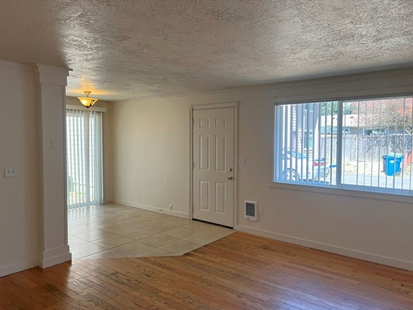 Stayton House: 1274 E Santiam St