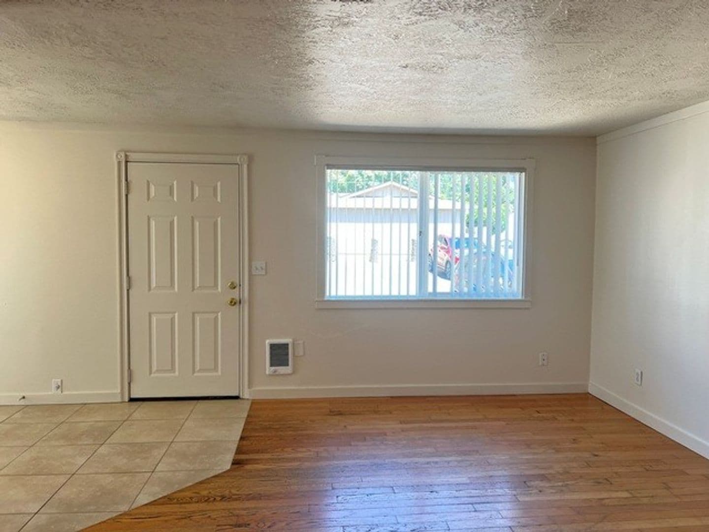Stayton House: 1274 E Santiam St