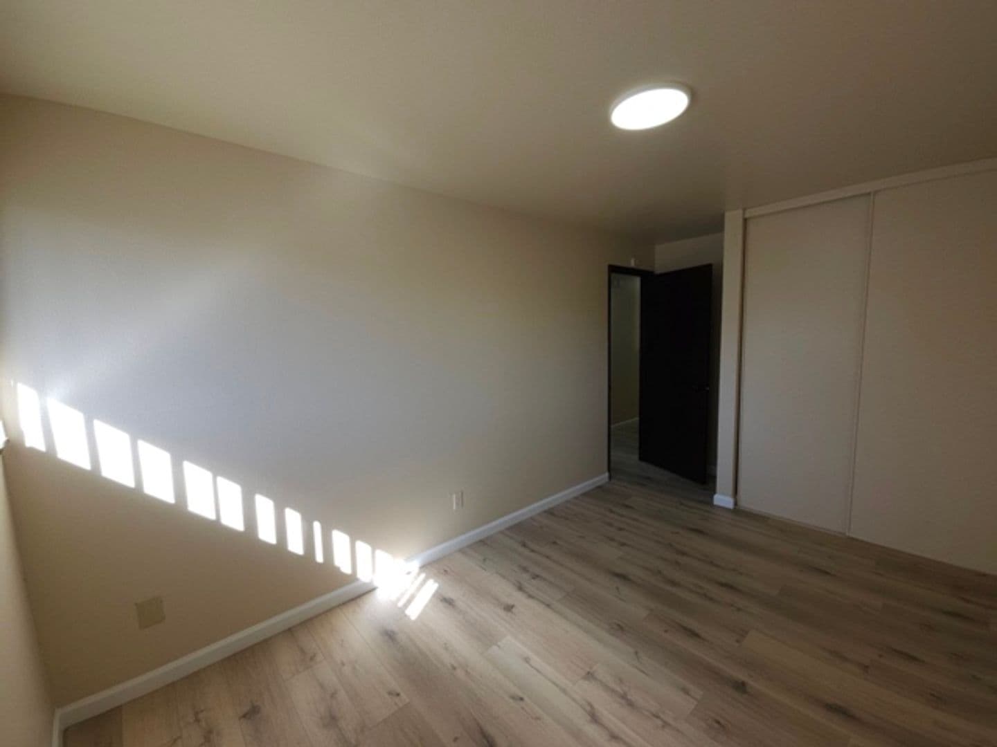 Salem Apartment: 2540-2594 Lee St SE