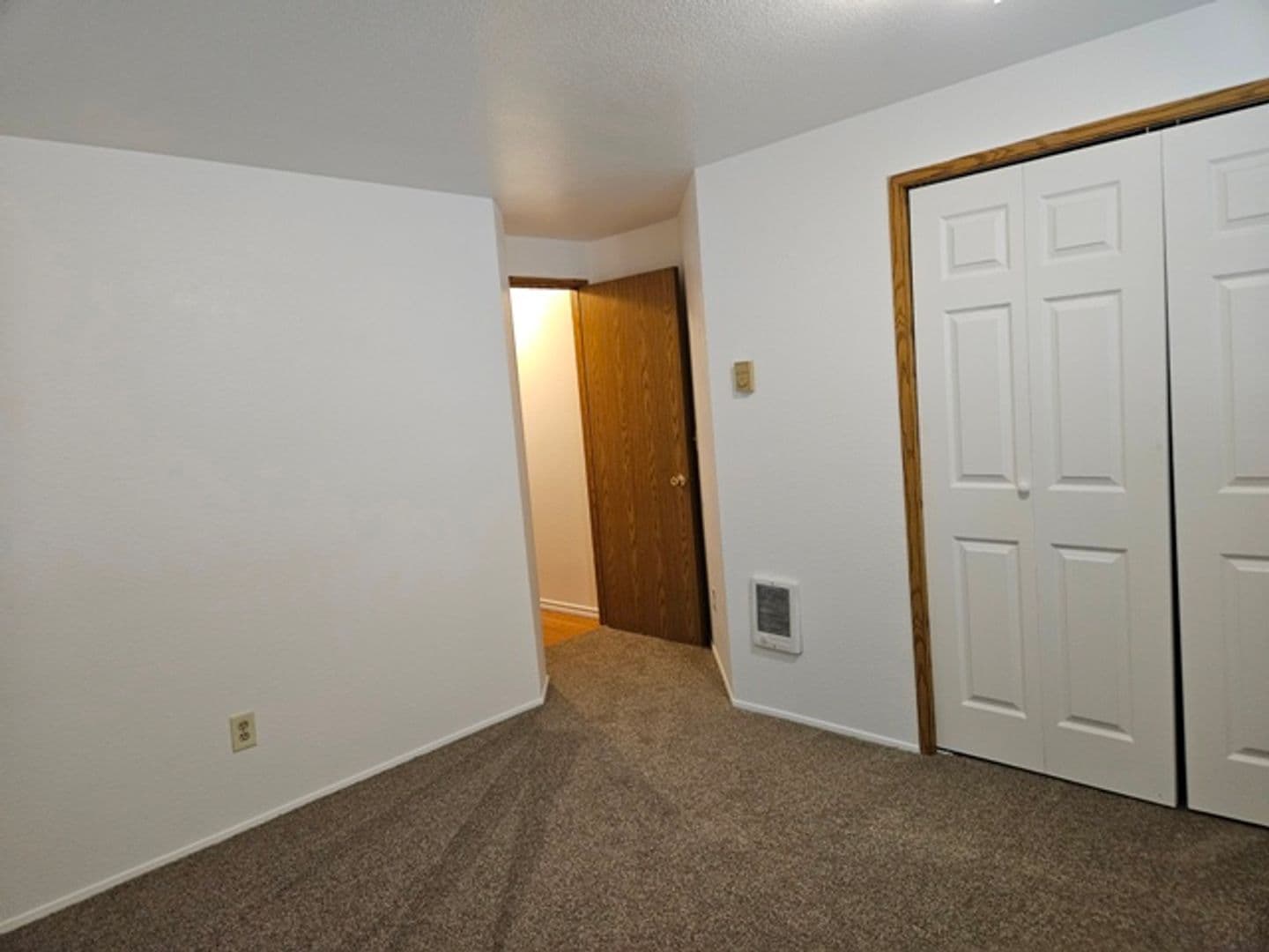 Salem Apartment: 1415 Lancaster Dr NE