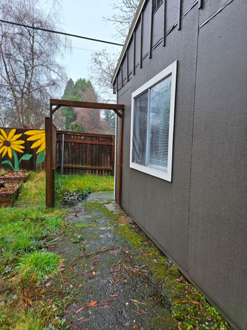 Keizer Apartment: 1731 Wildwood Pl NE