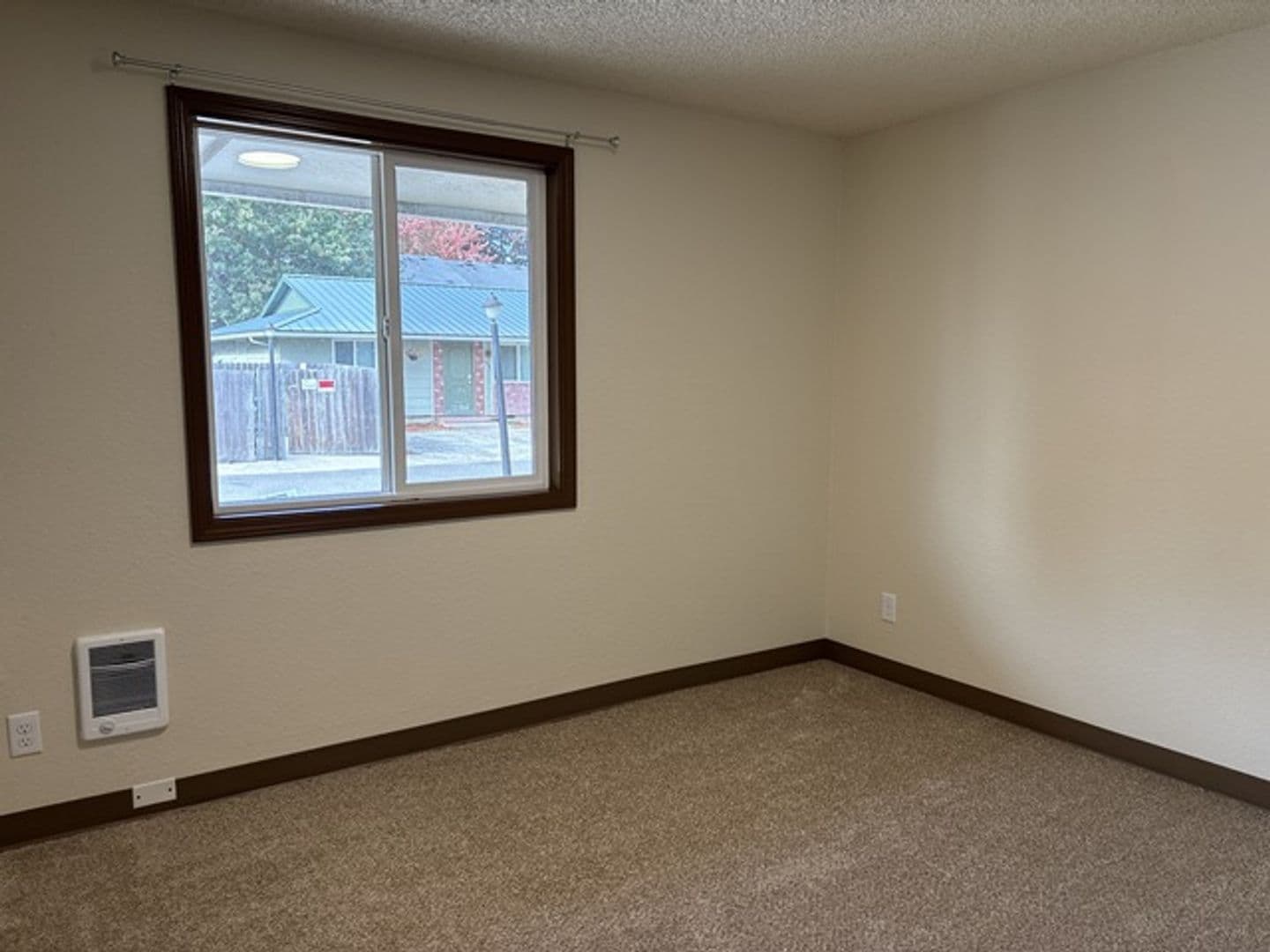 Salem Apartment: 4314-4388 State St