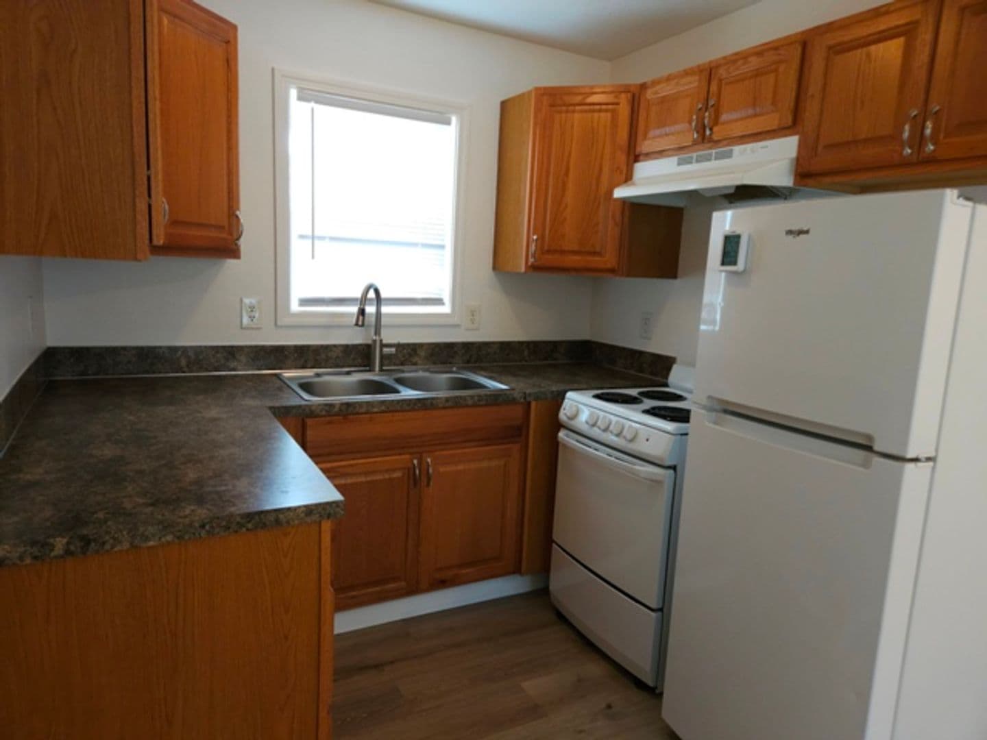 Salem Apartment: 585 Richmond Ave SE