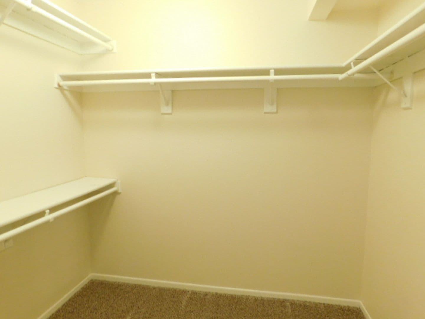 Salem House: 5127 Sprice Ct SE