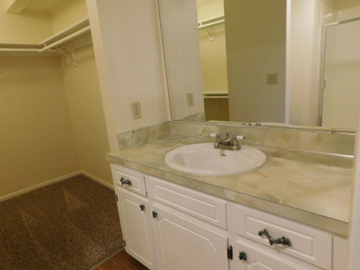 Salem House: 5127 Sprice Ct SE