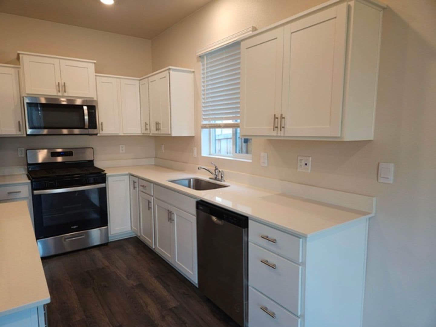 Salem House: 4817 Thyme Ave NE