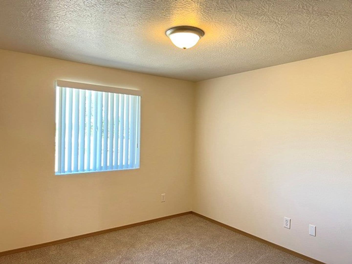 Aumsville Apartment: 425-449 N 1st St