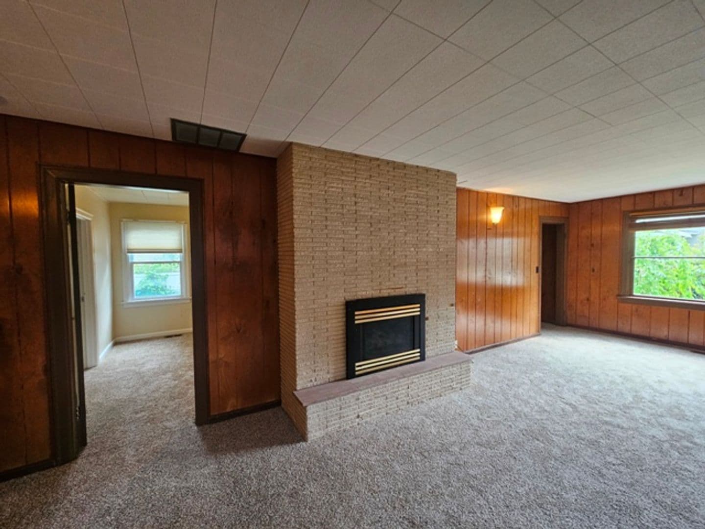 Salem House: 1955 Chemeketa St NE