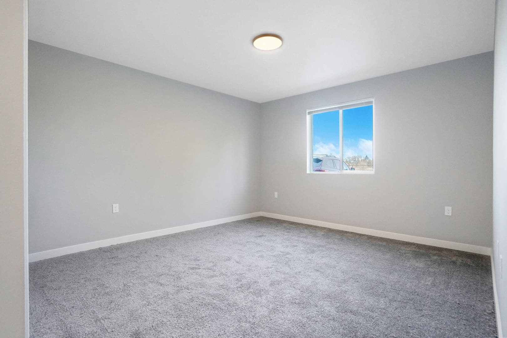 Carlton Apartment: 354 S 8th St #22