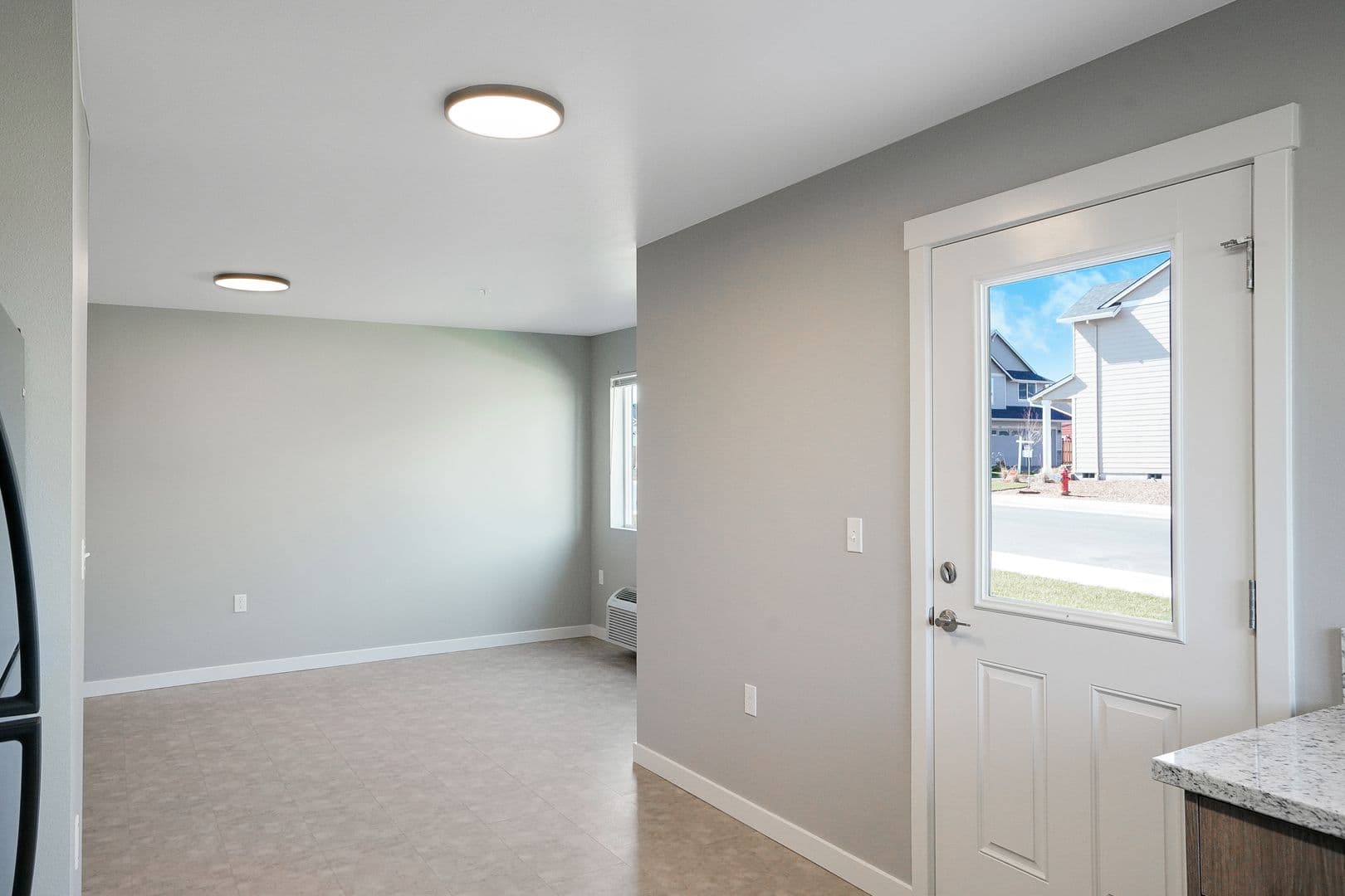 Carlton Apartment: 354 S 8th St #22