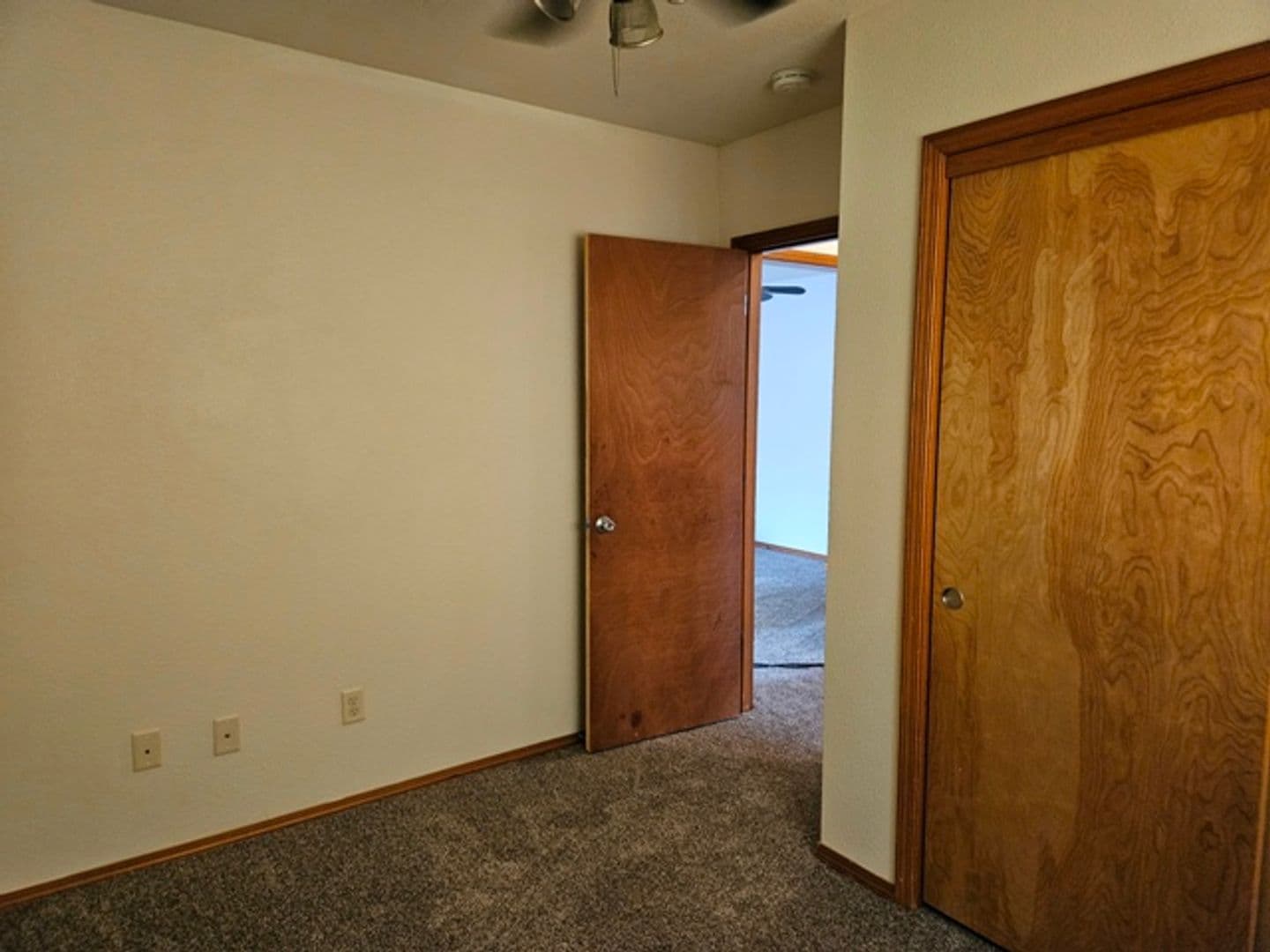 Salem House: 515 19th St SE