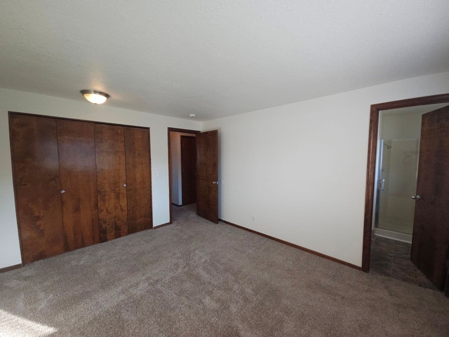 Salem House: 489 Wormwood St SE