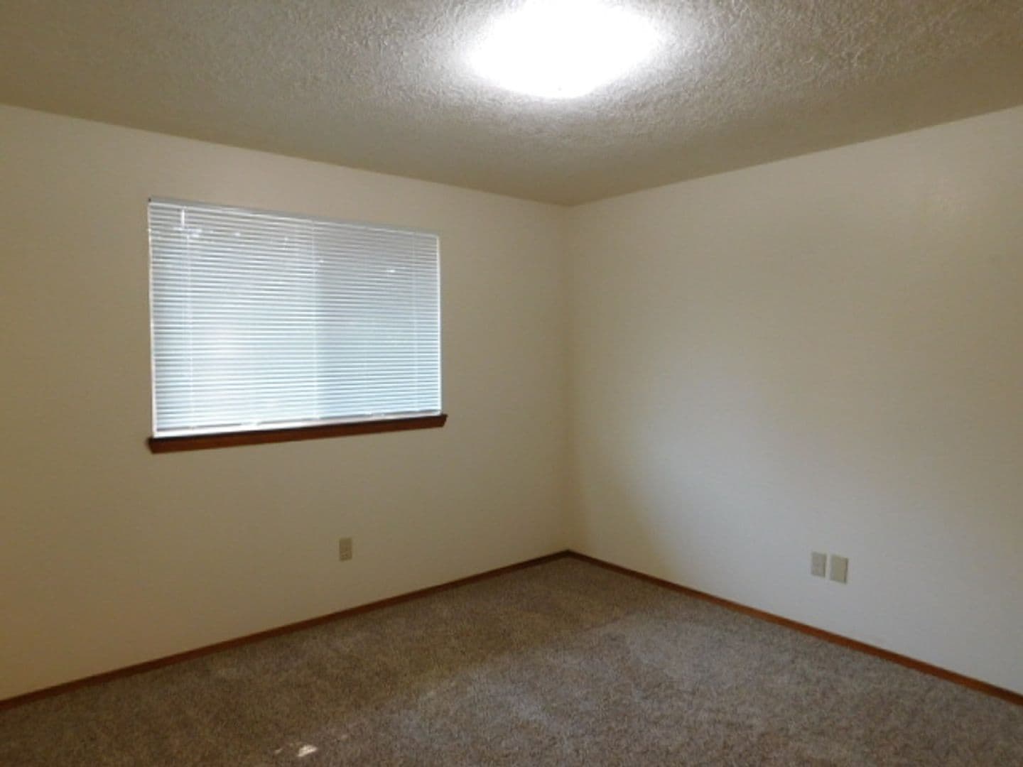 Stayton Apartment: 1520 & 1522 Jay Ct