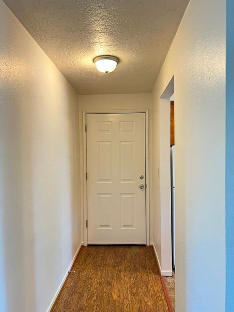 Stayton Apartment: 1125 Wyatt Ave