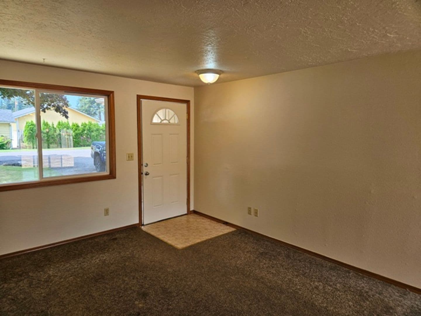 Mill City Apartment: 520-530 SE 4th Ave