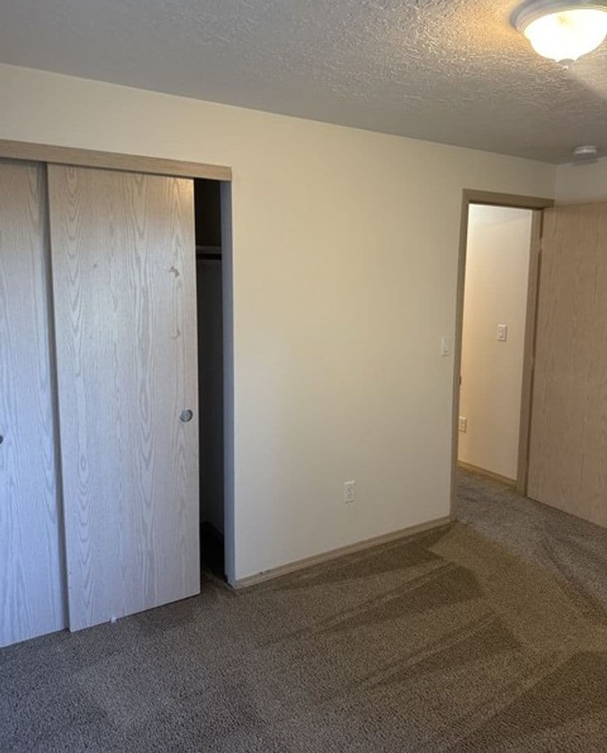 Stayton Apartment: 1330-1336 W Locust St