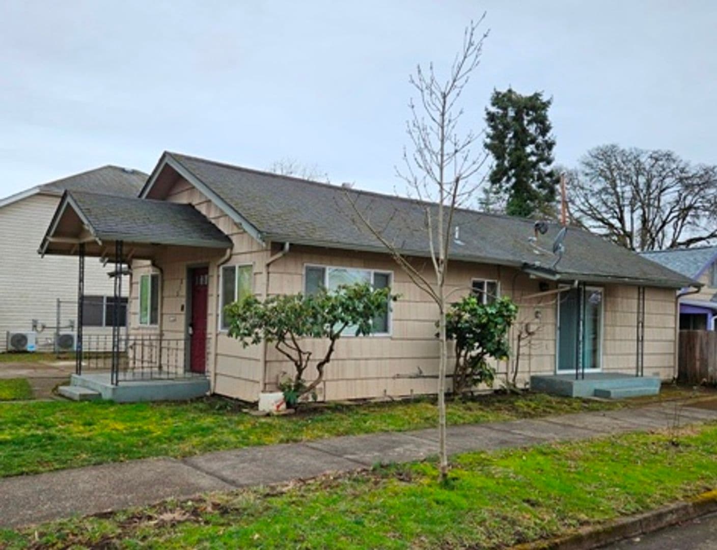 Salem House: 515 19th St SE