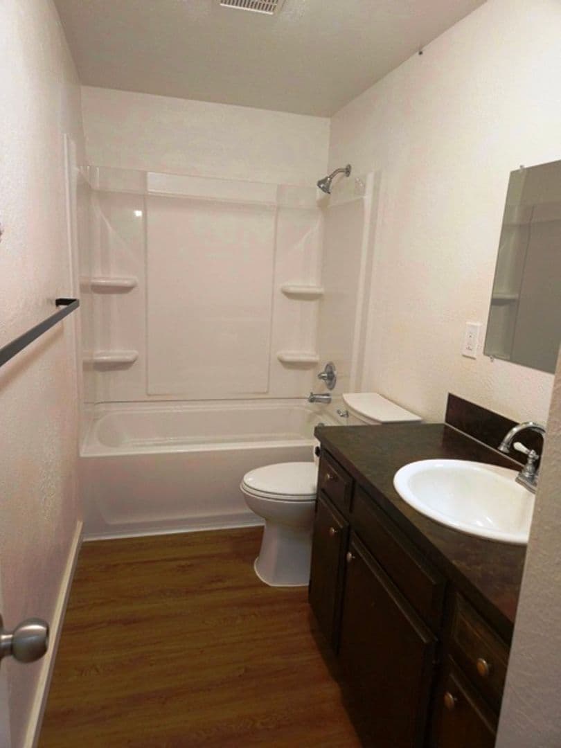 Salem Apartment: 263/267 20th St SE