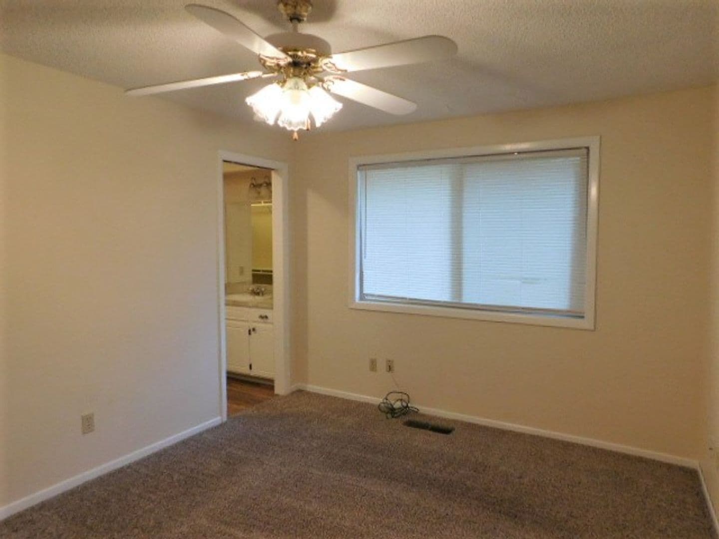 Salem House: 5127 Sprice Ct SE