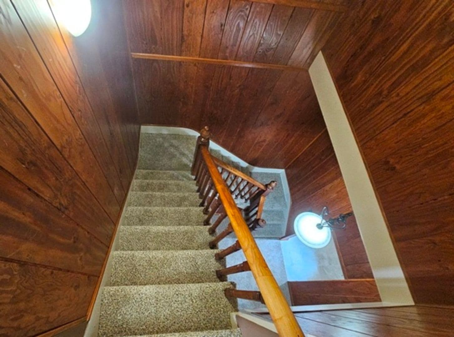Salem House: 1955 Chemeketa St NE
