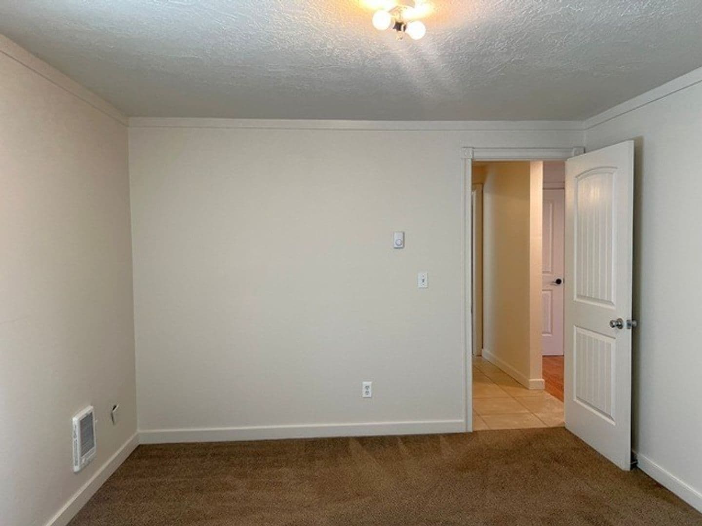 Stayton House: 1274 E Santiam St
