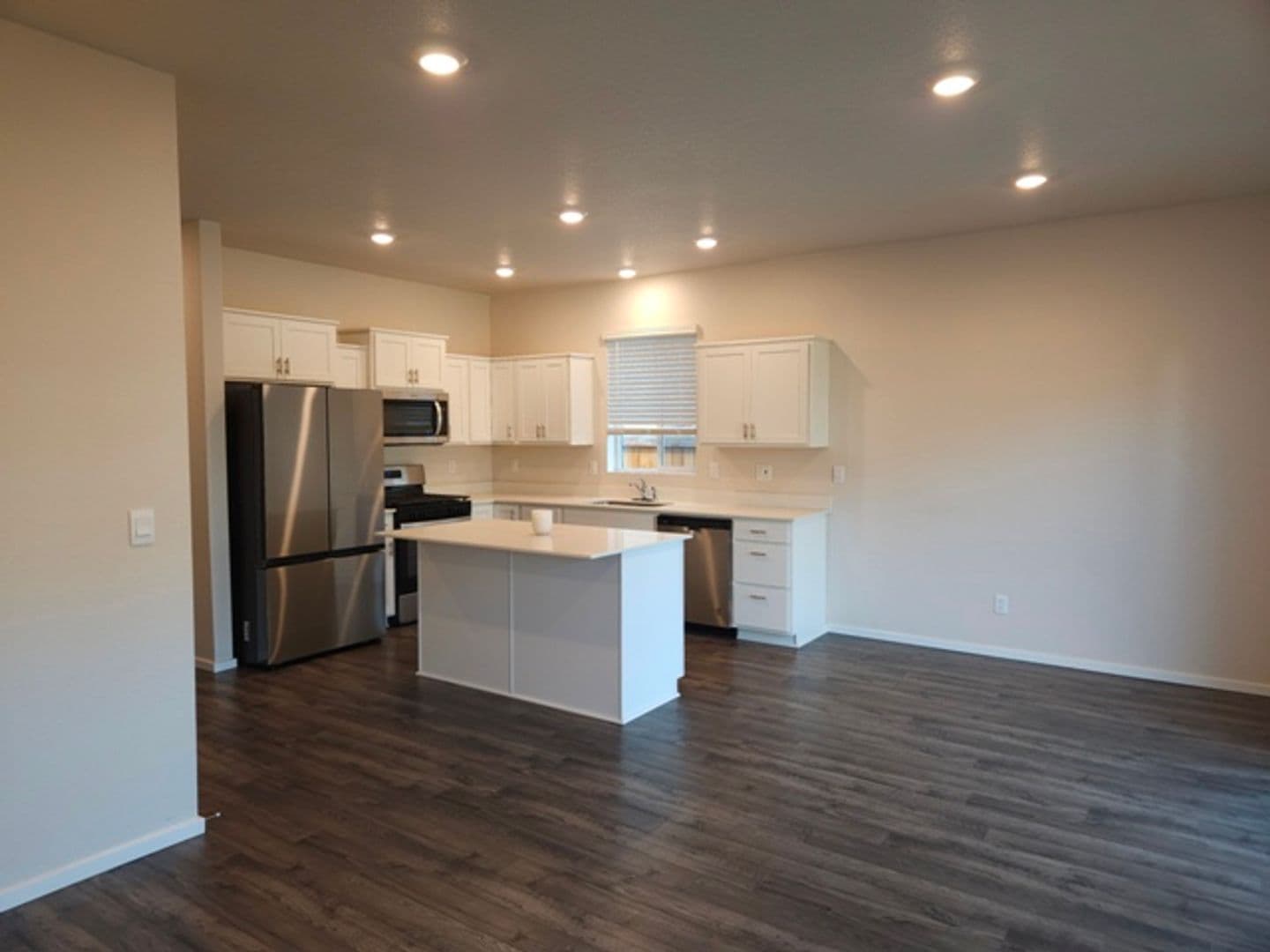 Salem House: 4817 Thyme Ave NE