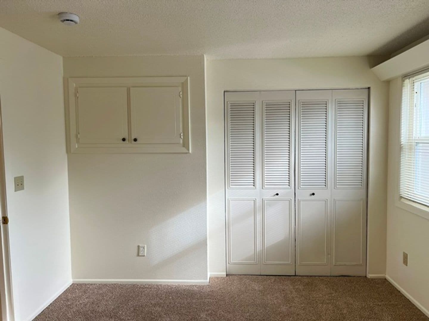 Salem Townhome: 251-263 Miller St S