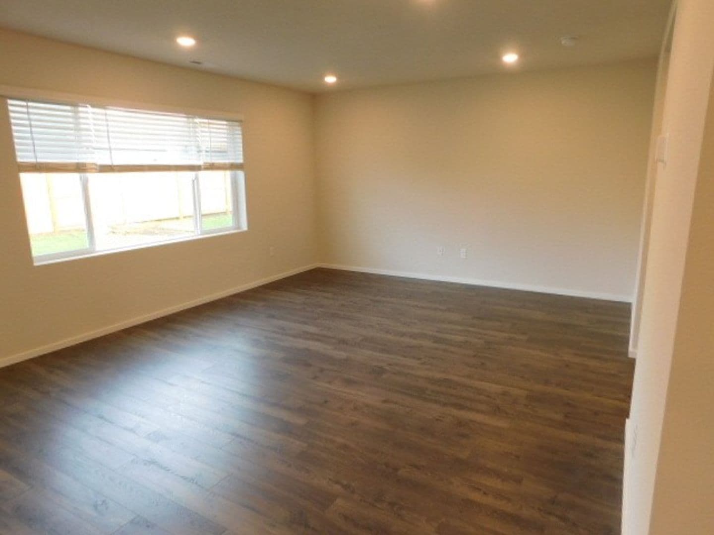 Salem House: 4737 Navigation Ave NE