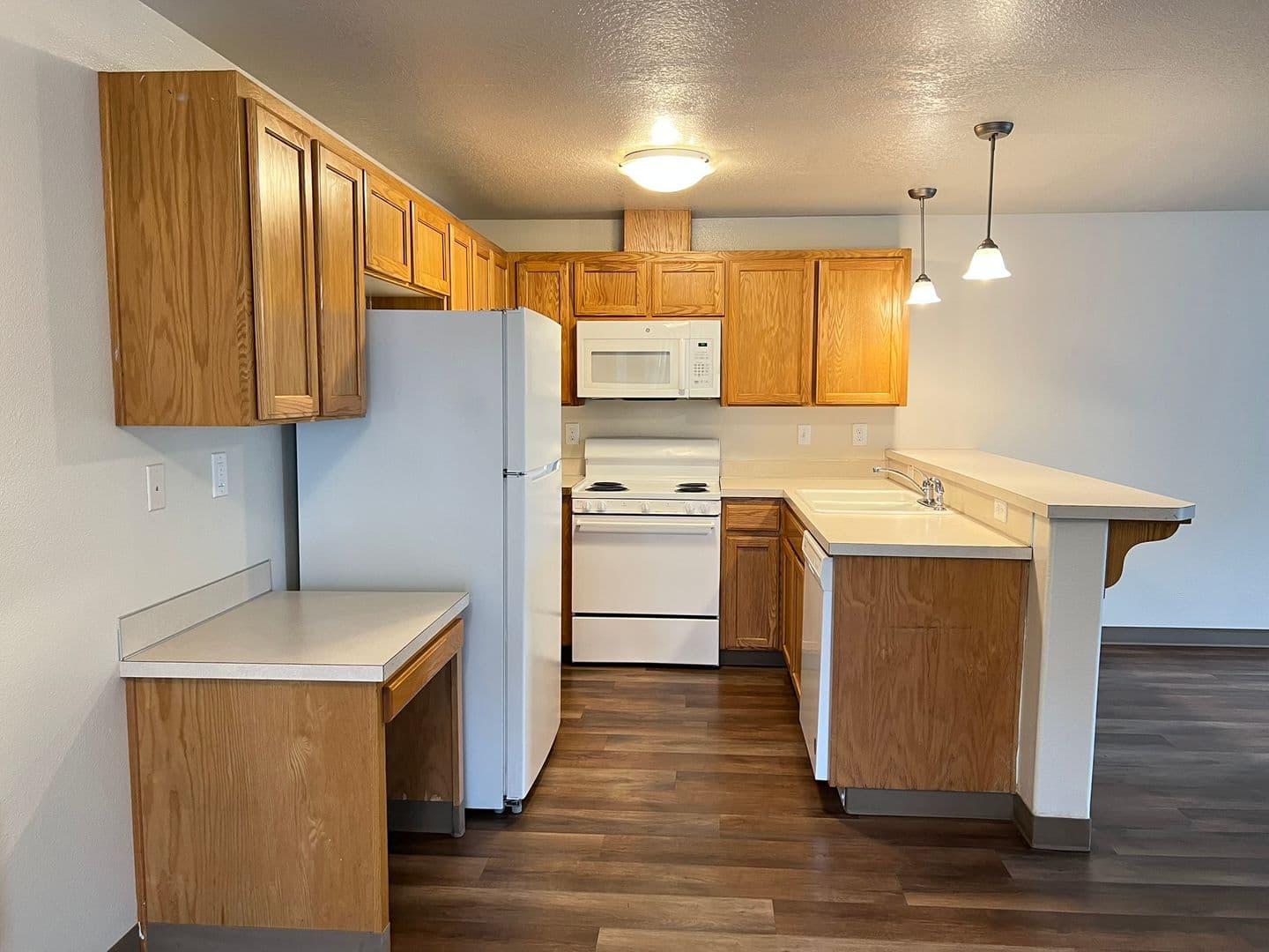 Salem Apartment: 620-636 Browning Ave S