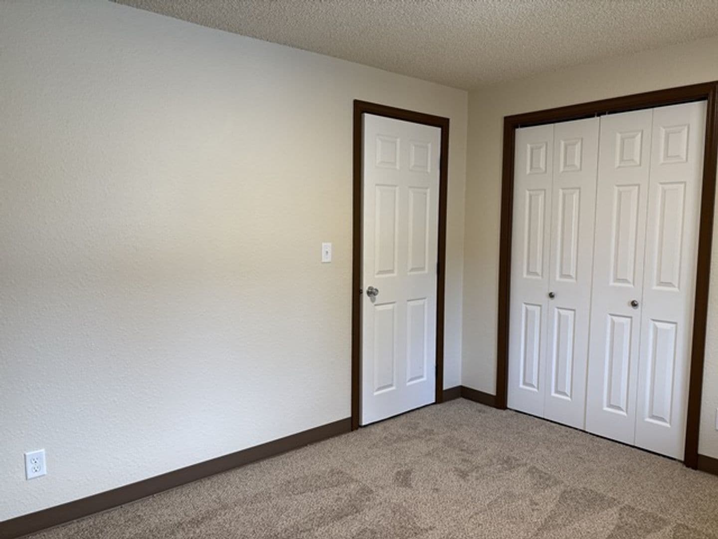 Salem Apartment: 4314-4388 State St
