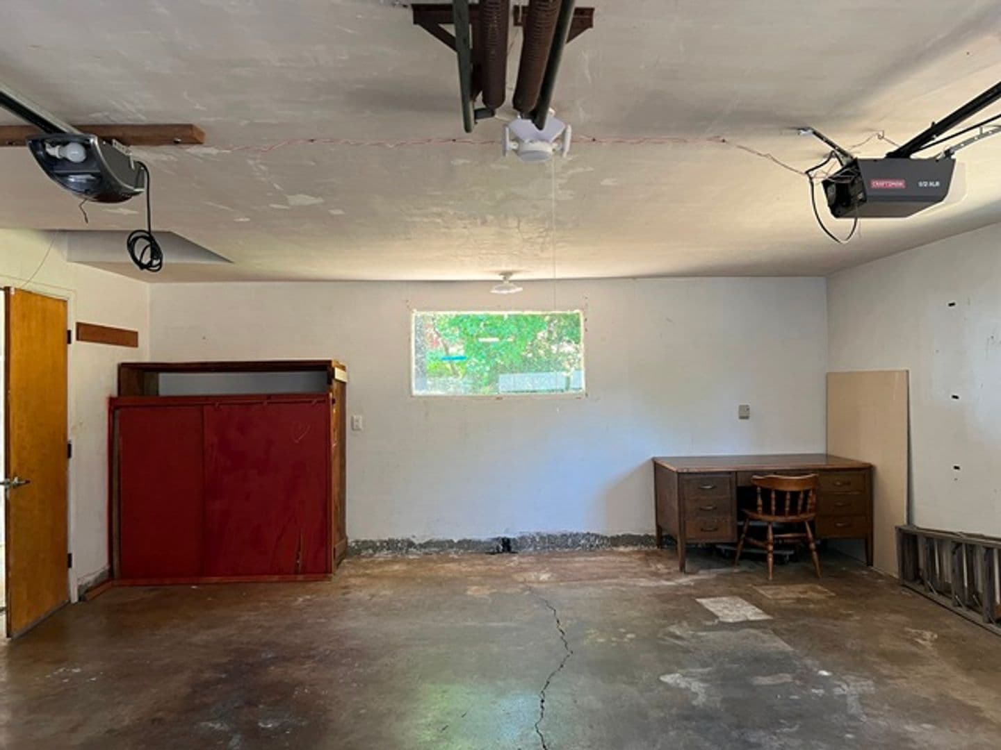 Salem House: 720 Orchard Heights Rd NW